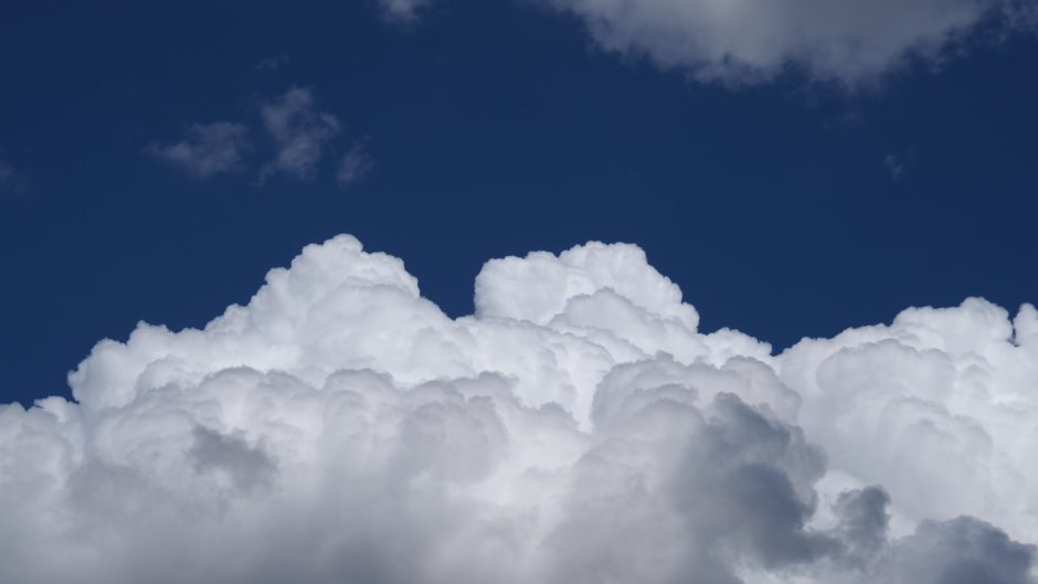 雲はどうして動くのか？西から東に動くメカニズムとは | 人生は雨のち晴れ。